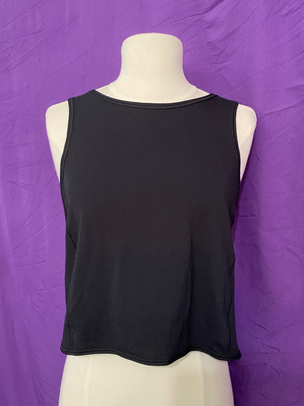 lululemon athletica Black Twist-Back Crop Tank. Size 4 (Small)